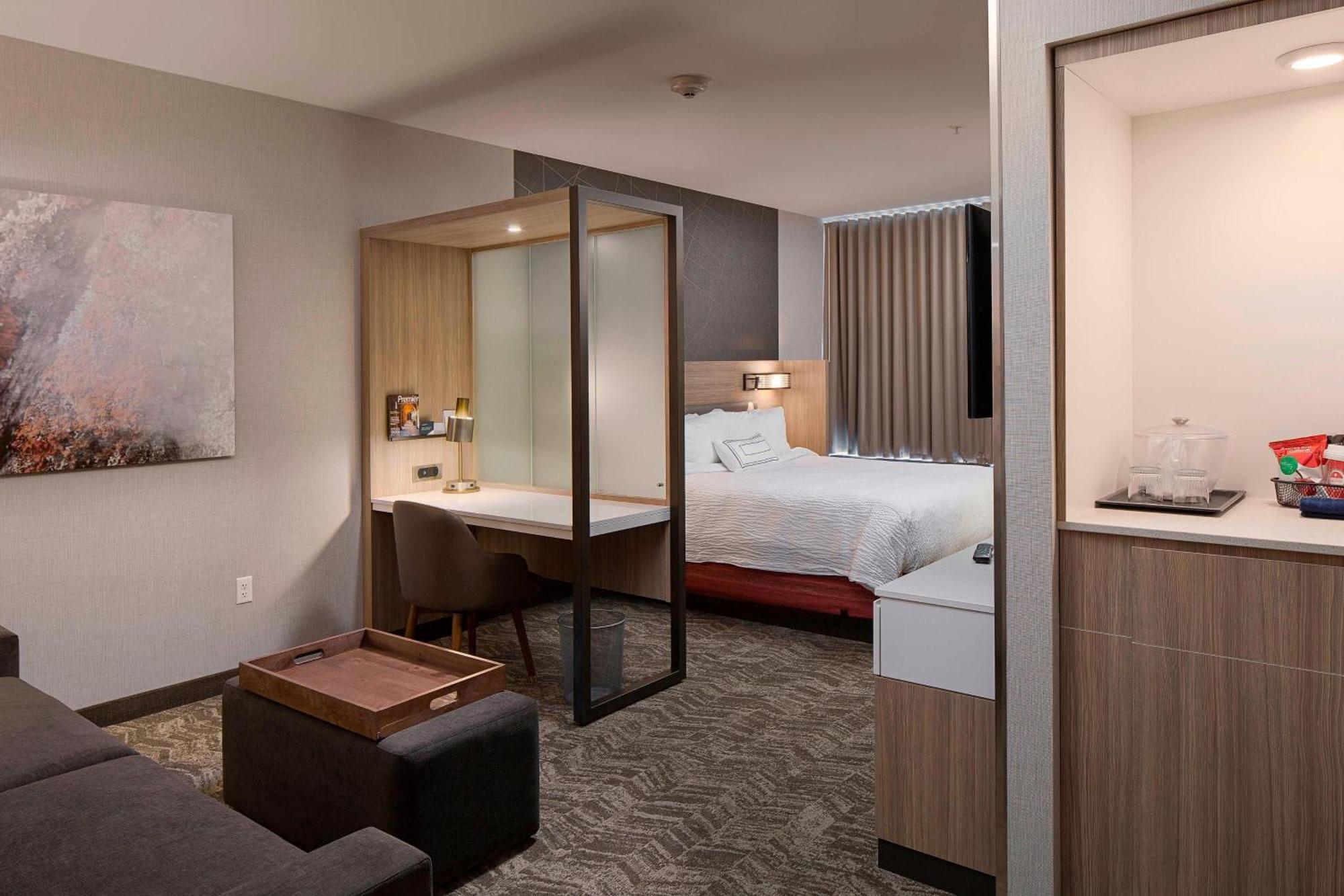 สปริงฮิลล์ สวีท คาลิสเพลล์ Hotel คาลิสเปล ภายนอก รูปภาพ